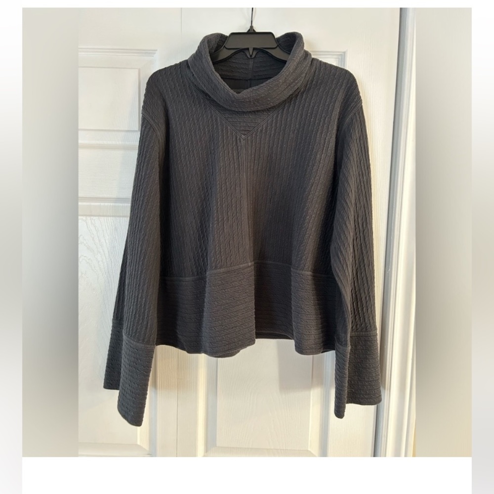 Lululemon Retreat yourself pullover
